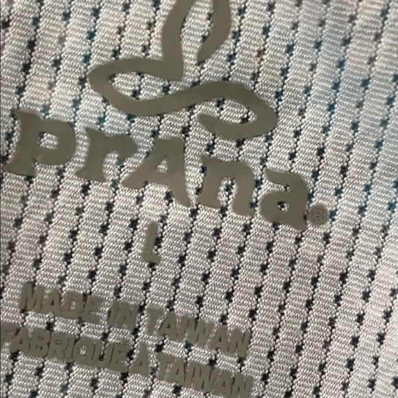 Prana lightweight tank - Picture 3 of 6